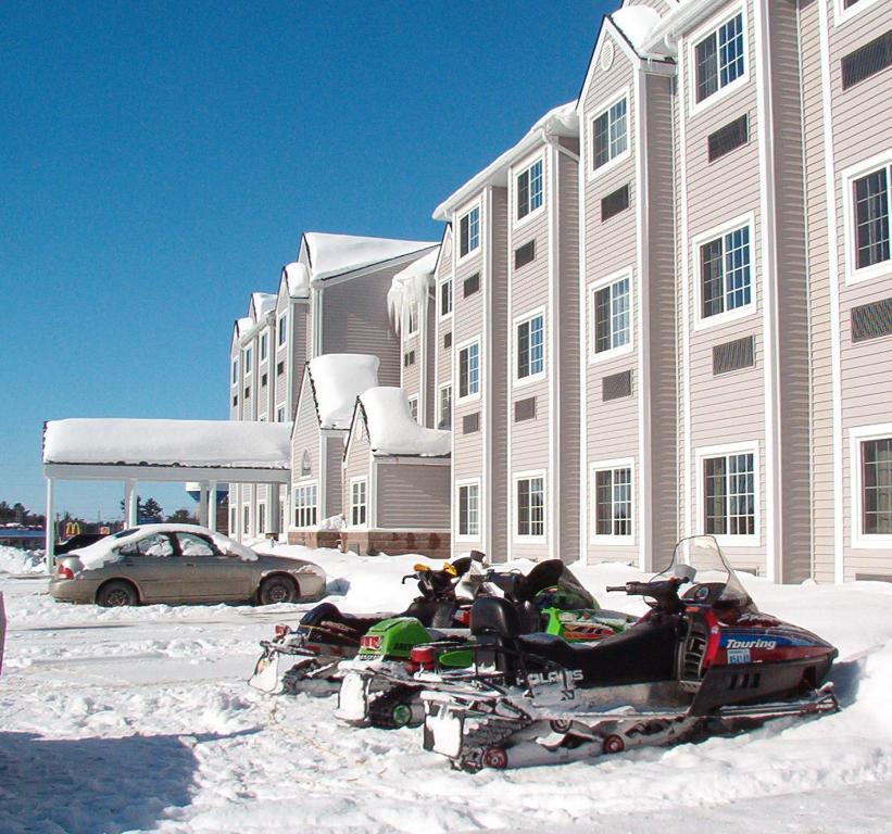 Parry Sound Inn And Suites Exterior foto
